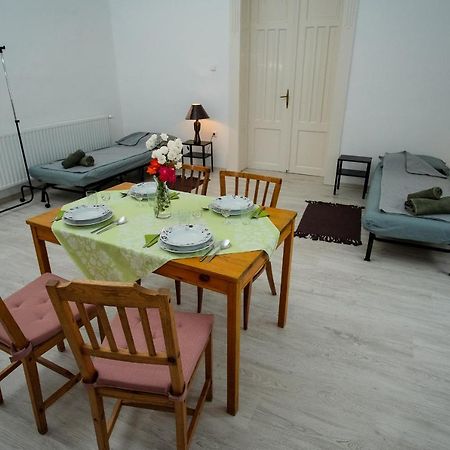 Apartamento Szorcsik Ház 1913 Senta Exterior foto