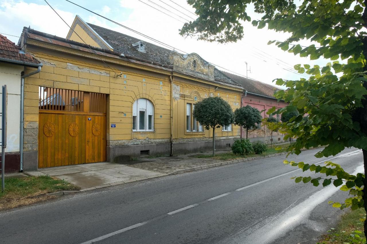 Apartamento Szorcsik Ház 1913 Senta Exterior foto